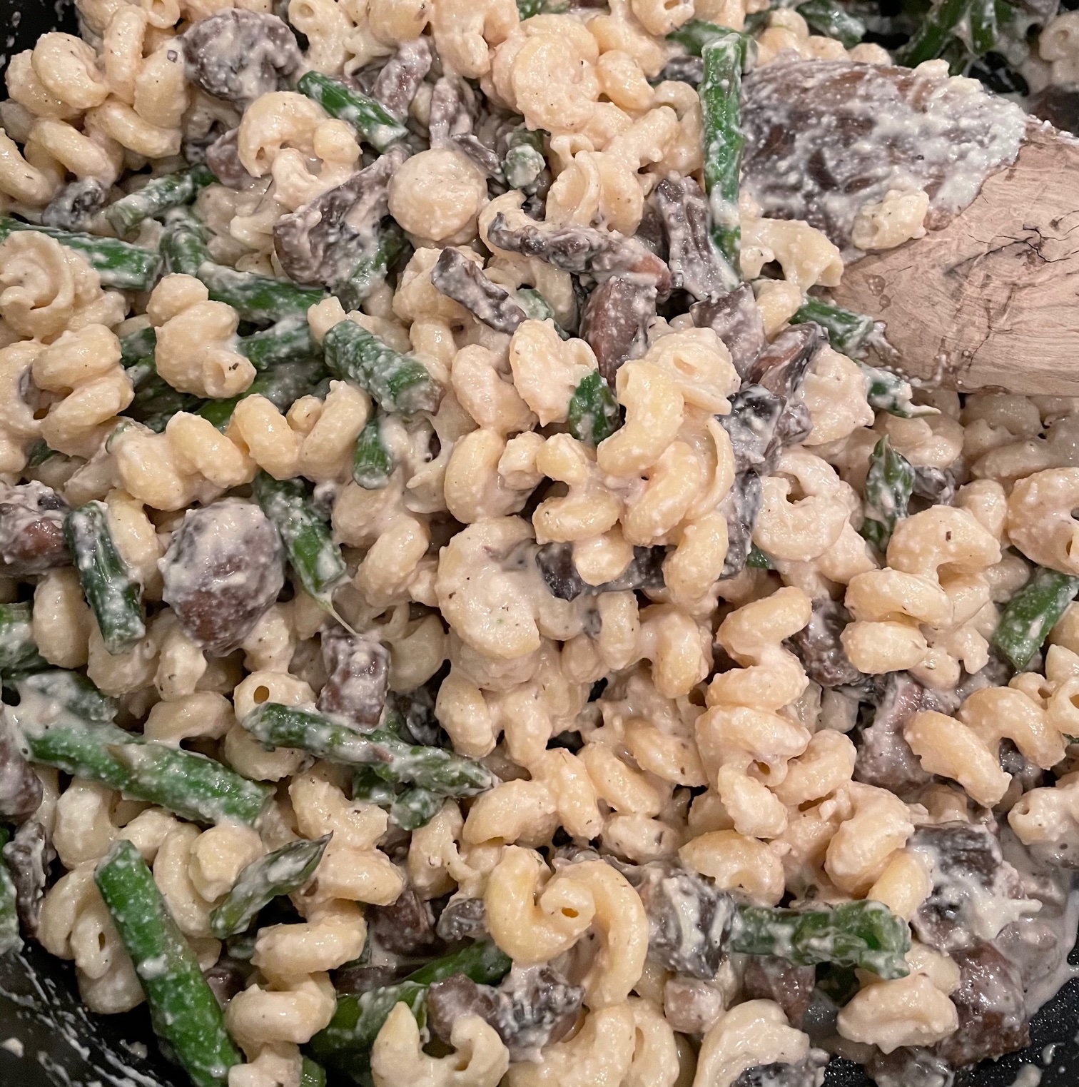 Vegan Alfredo Mushroom Asparagus Pasta Recipe