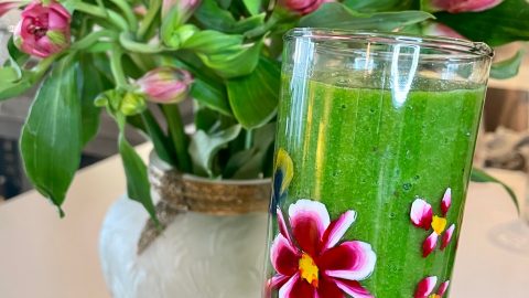 Kimberly Snyder's Glowing Green Smoothie