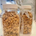 The best easy and healthy homemade maple granola recipe that makes the best homemade gift