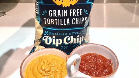 Easy Dairy-Free Cashew Queso Dip