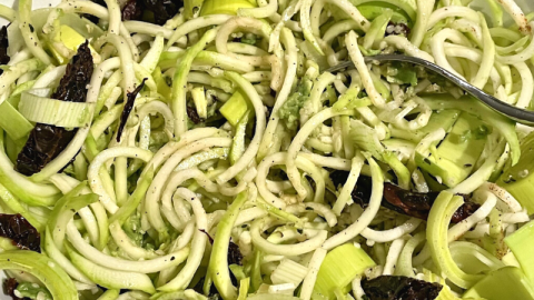 Easy Healthy Raw Dinner Ideas Zoodles, Leaks + Sundried Tomatoes