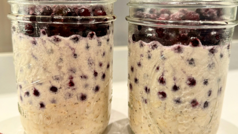 Easy Delicious Blueberry Overnight Oats healthy breakfast recipe